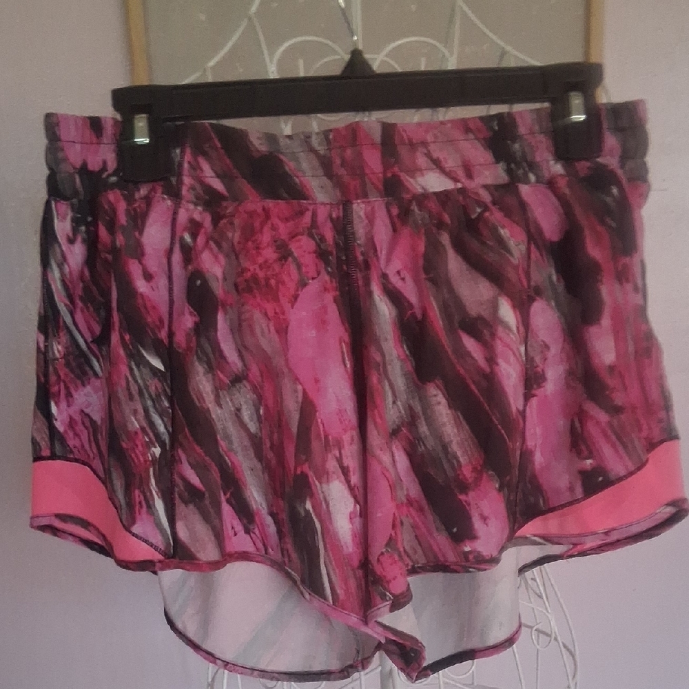lululemon athletica Pink & Black Abstract Print Sleep Shorts
